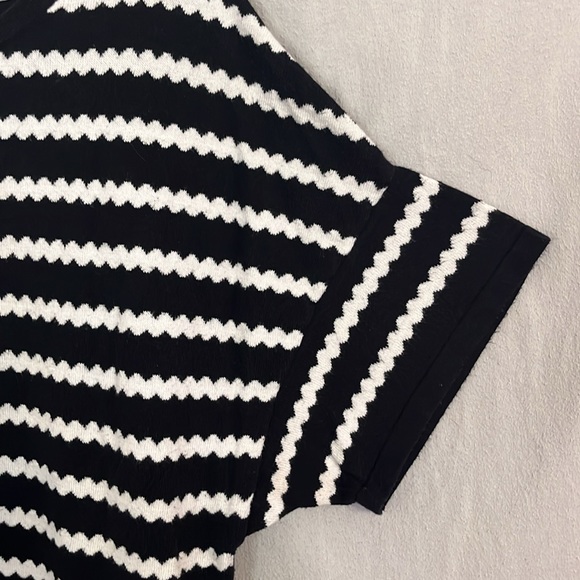 Worthington Black and White Wavy/Squiggly Stripe Batwing Sweater in 2X - Picture 9 of 11